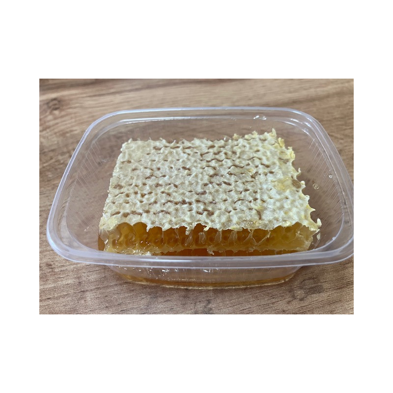 Miód z kwiatów letnich w plastrach zebrany w lipcu 2025 r.